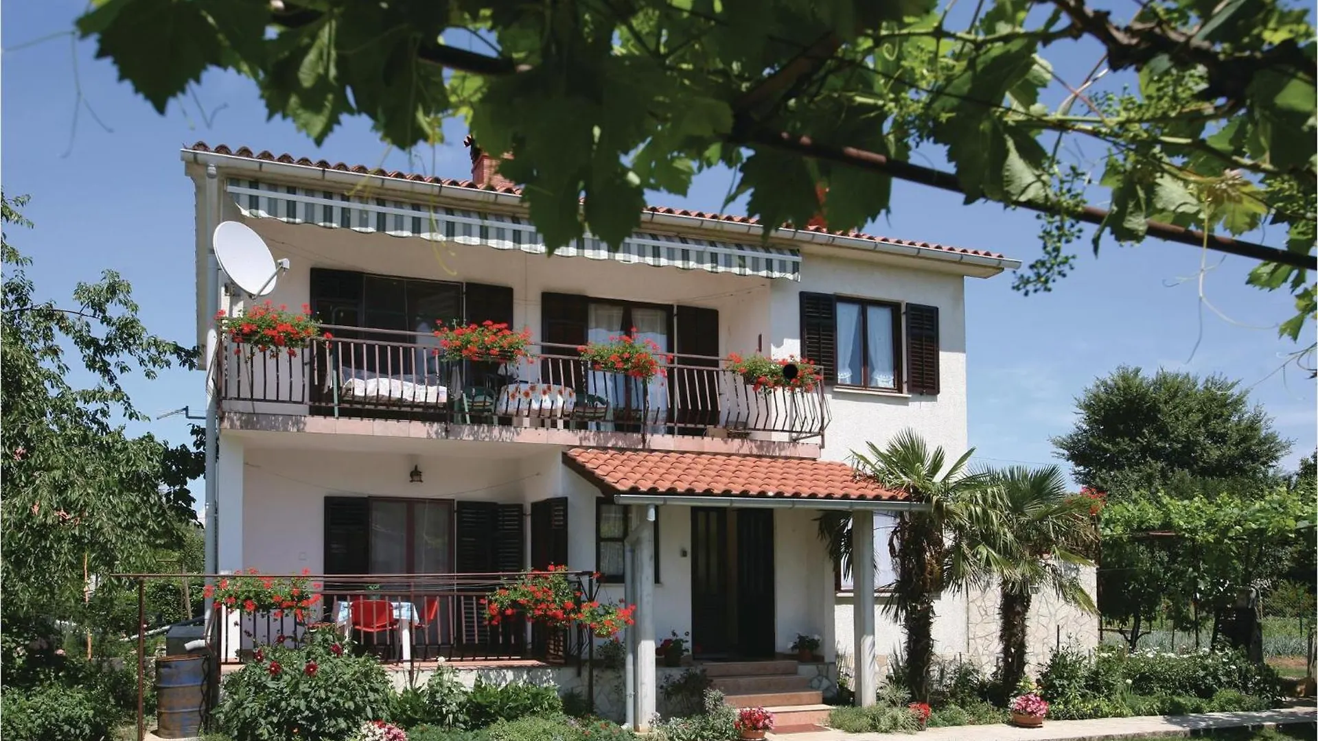 2 Bedroom Gorgeous Apartment In Labin Raša